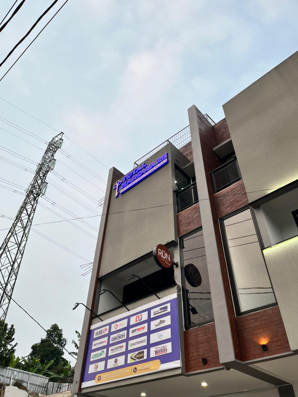 Total Hardware: Aksesoris & Kebutuhan Rumah Tangga Modern Terlengkap